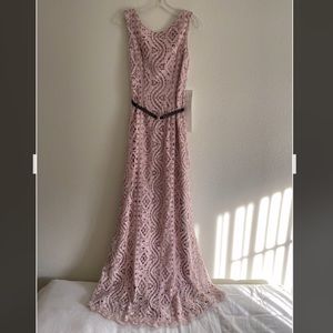 Maria Korovilas Audrey Lace Maxi dress rose/nude size 4